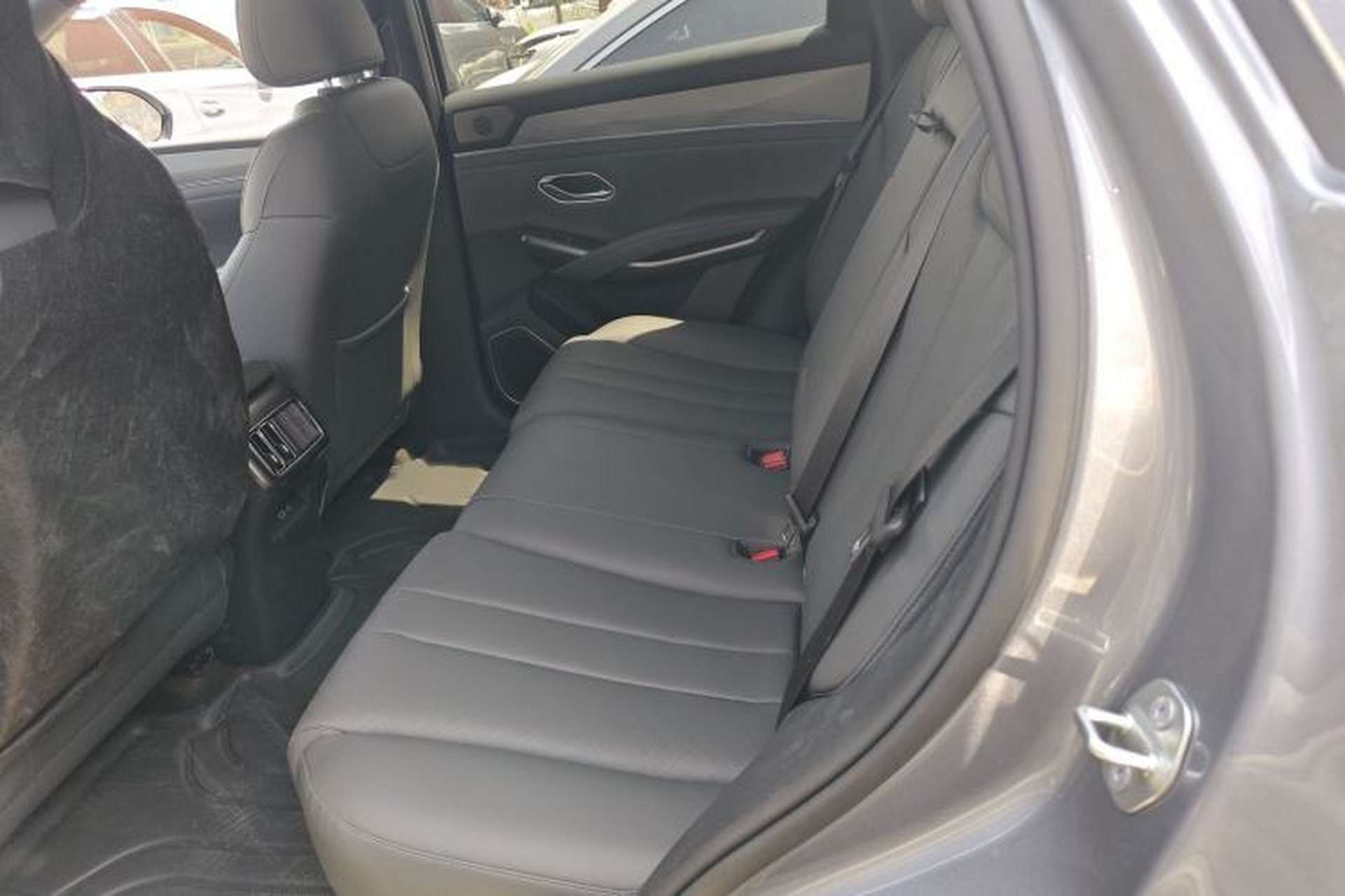 Used BYD Song L DM-i 2026 Model 130KM Superior Version Interior 4