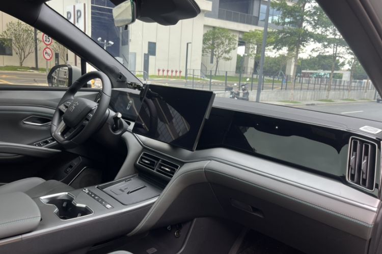 Used BYD Song L DM-i 2026 Model 130KM Superior Version Interior 9