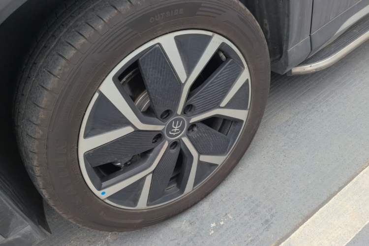 Used BYD Song L DM-i 2026 Model 200KM Superior Version Left Front Wheel Hub