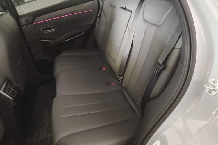 Used BYD Song L DM-i 2026 Model 130KM Superior Version Left Rear Seat