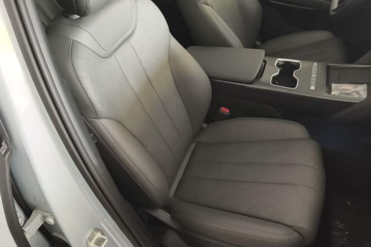 Used BYD Song L DM-i 2026 Model 130KM Superior Version Right Front Seat