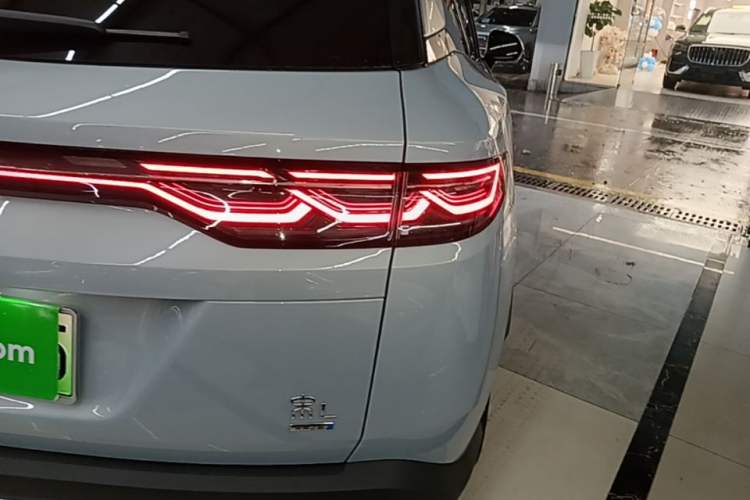 Used BYD Song L DM-i 2026 Model 130KM Superior Version Right Rear Taillight