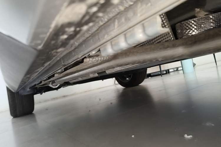 Used BYD Song L DM-i 2026 Model 130KM Superior Version Right Side Sill