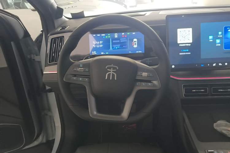 Used BYD Song L DM-i 2026 Model 130KM Superior Version Steering Wheel