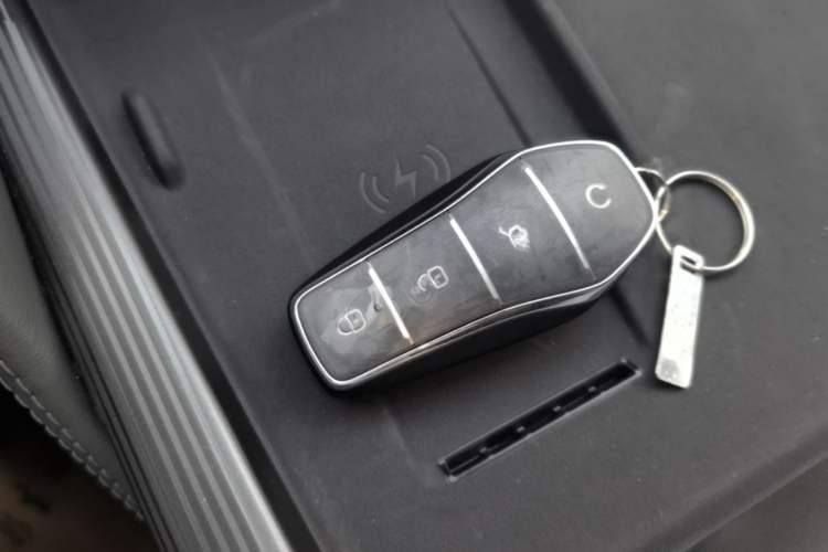Used BYD Song L DM-i 2026 Model 200KM Superior Version Vehicle Key
