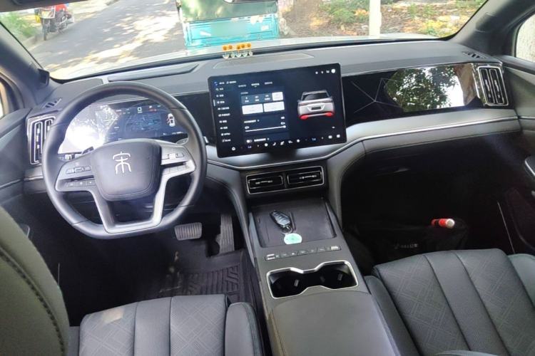 Used BYD Song L DM-i 2026 Model 200KM Superior Version Center Console