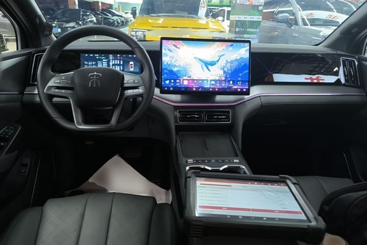 Used BYD Song L DM-i 2026 Model 200KM Excellence Version Center Console