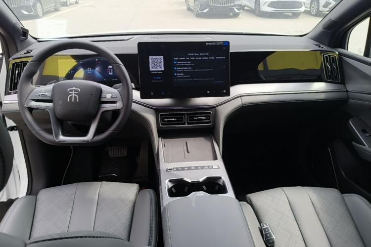 Used BYD Song L DM-i 2026 Model 130KM Superior Version Center Console