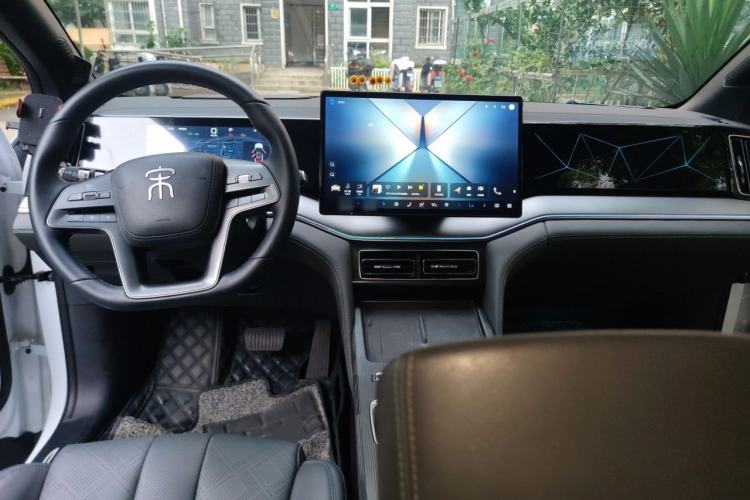 Used BYD Song L DM-i 2026 Model 200KM Superior Version Center Console