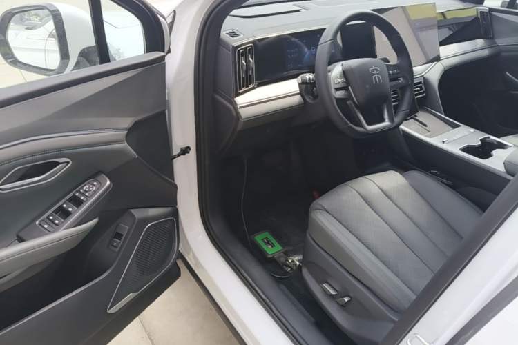 Used BYD Song L DM-i 2026 Model 130KM Superior Version Driver Seat