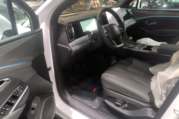 Used BYD Song L DM-i 2026 Model 200KM Superior Version Driver Seat