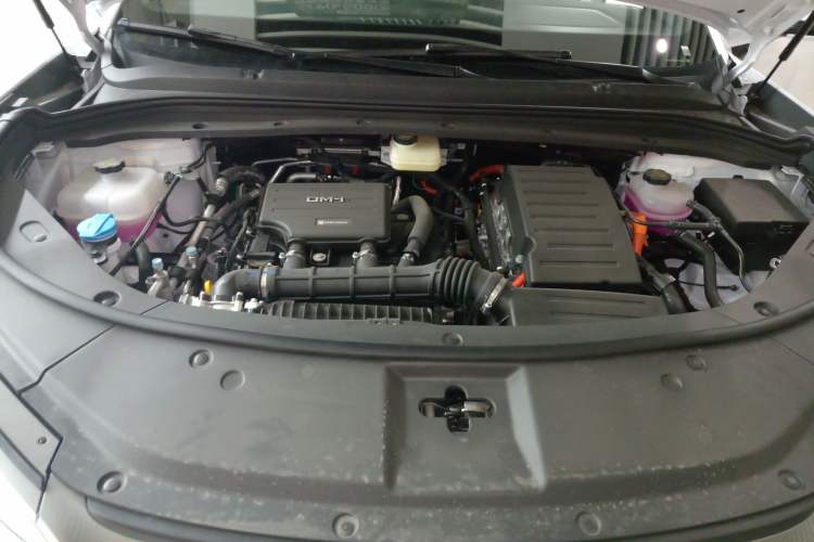 Used BYD Song L DM-i 2026 Model 200KM Superior Version Engine Bay