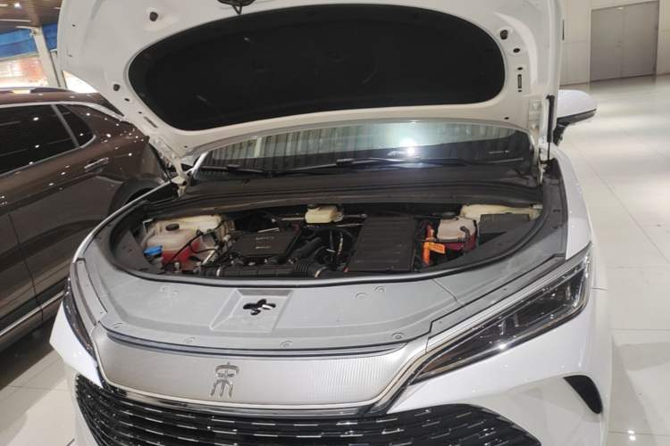 Used BYD Song L DM-i 2026 Model 200KM Superior Version Engine Bay