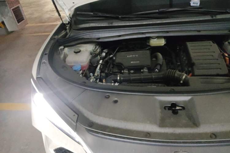 Used BYD Song L DM-i 2026 Model 130KM Superior Version Engine Bay Right