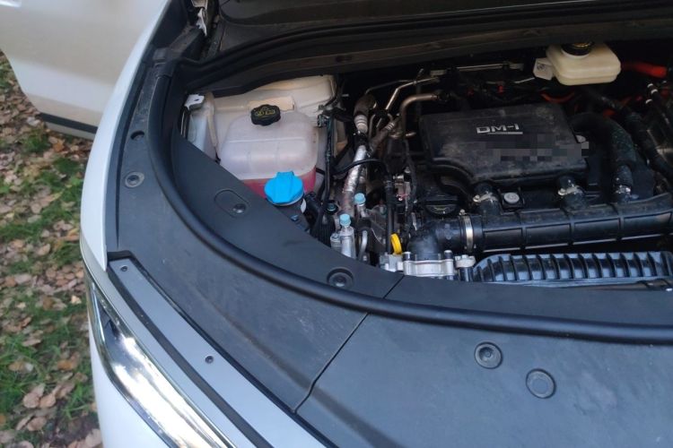 Used BYD Song L DM-i 2026 Model 200KM Superior Version Engine Bay Right