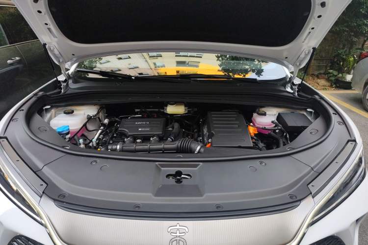Used BYD Song L DM-i 2026 Model 200KM Superior Version Engine Bay