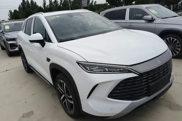 Used BYD Song L DM-i 2026 Model 130KM Superior Version Front Right 45 Deg