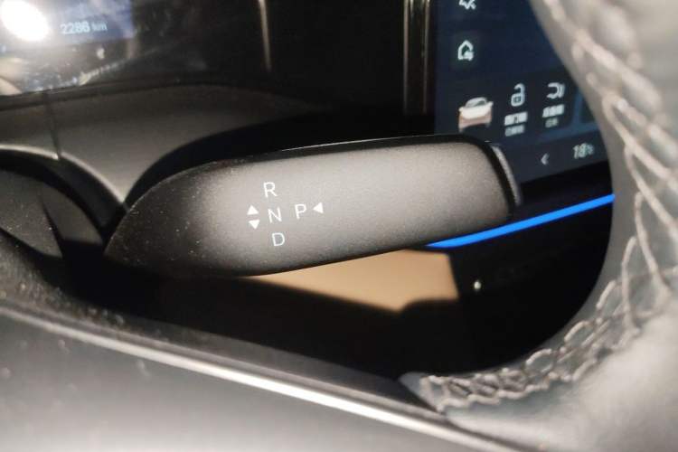 Used BYD Song L DM-i 2026 Model 130KM Superior Version Gear Lever