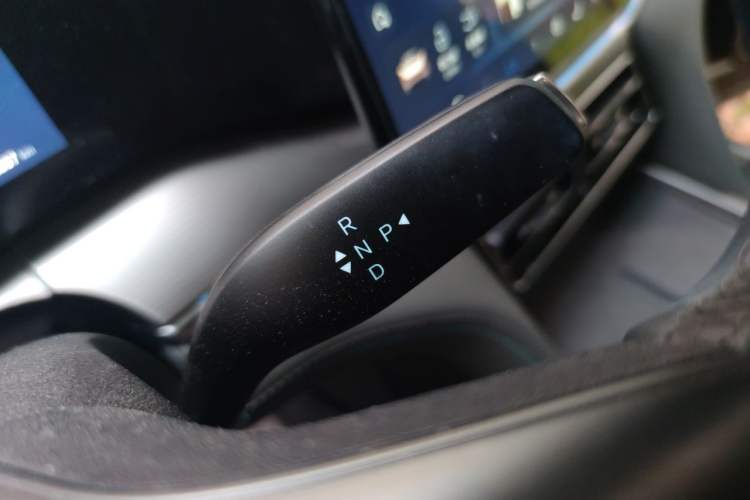 Used BYD Song L DM-i 2026 Model 200KM Superior Version Gear Lever