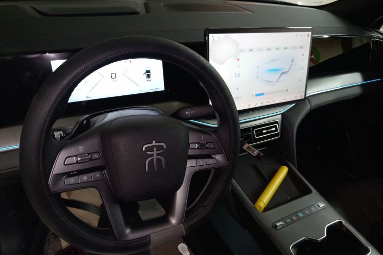 Used BYD Song L DM-i 2026 Model 200KM Superior Version Interior 2