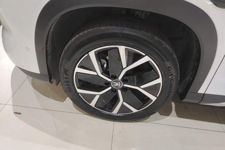 Used BYD Song L DM-i 2026 Model 200KM Superior Version Left Front Wheel Hub