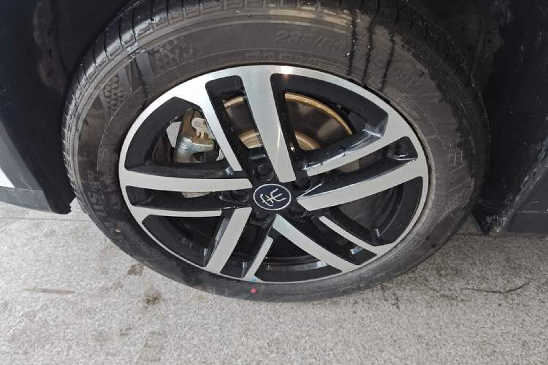 Used BYD Song L DM-i 2026 Model 130KM Superior Version Left Front Wheel Hub
