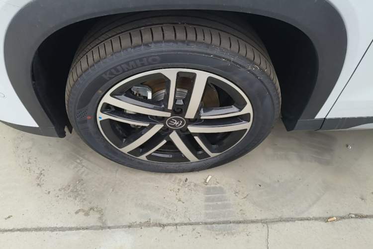 Used BYD Song L DM-i 2026 Model 130KM Superior Version Left Front Wheel Hub