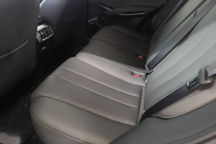 Used BYD Song L DM-i 2026 Model 200KM Excellence Version Left Rear Seat