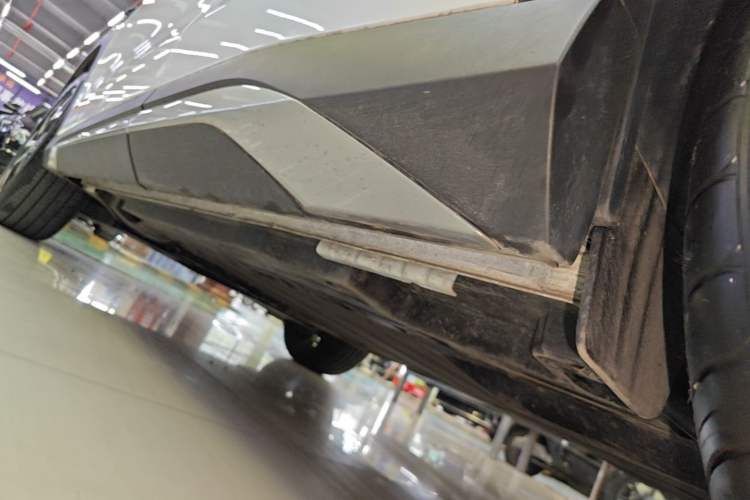 Used BYD Song L DM-i 2026 Model 200KM Superior Version Left Side Sill