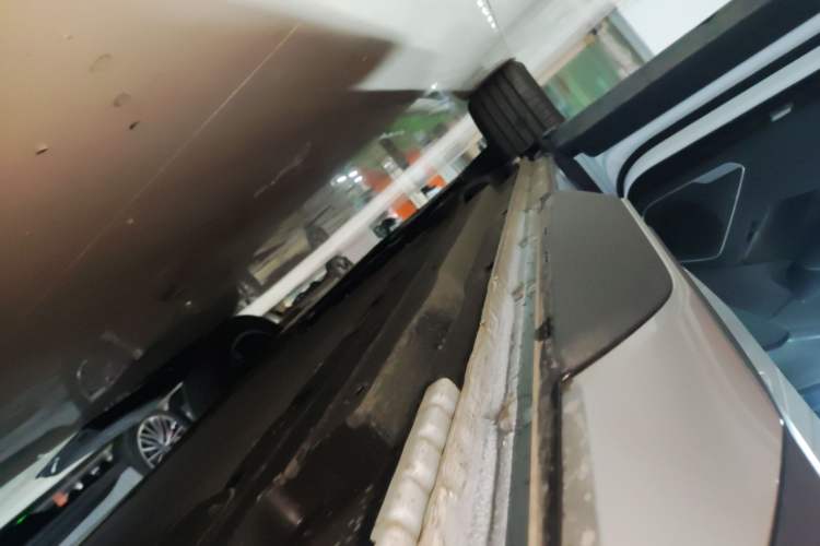 Used BYD Song L DM-i 2026 Model 200KM Superior Version Left Side Sill
