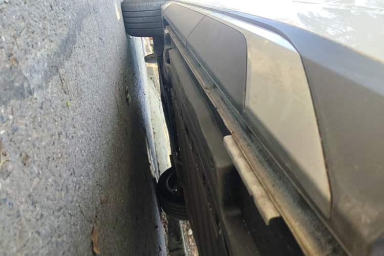 Used BYD Song L DM-i 2026 Model 200KM Superior Version Left Side Sill