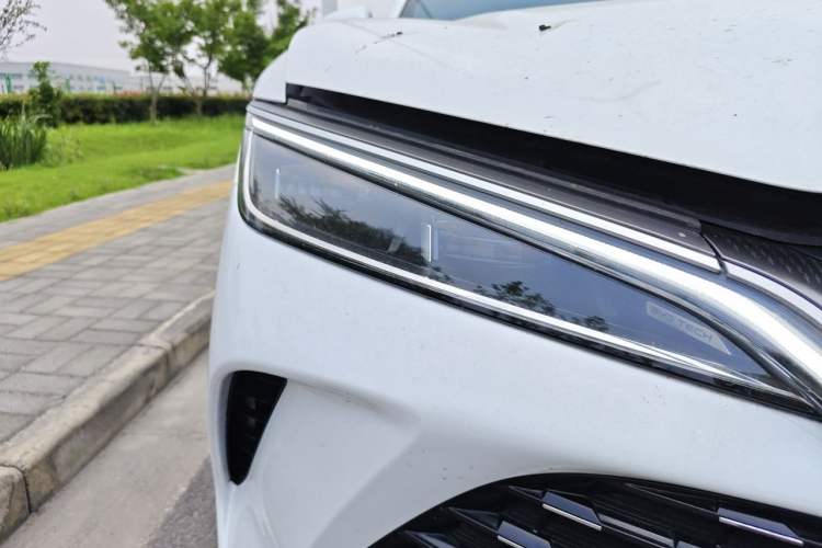 Used BYD Song L DM-i 2026 Model 200KM Superior Version Right Front Headlight