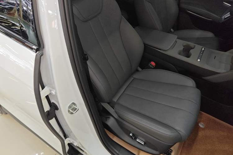 Used BYD Song L DM-i 2026 Model 200KM Superior Version Right Front Seat