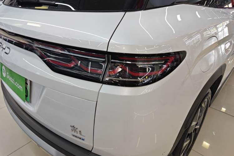 Used BYD Song L DM-i 2026 Model 200KM Superior Version Right Rear Taillight