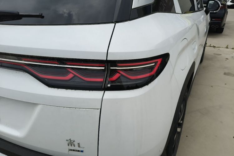 Used BYD Song L DM-i 2026 Model 130KM Superior Version Right Rear Taillight