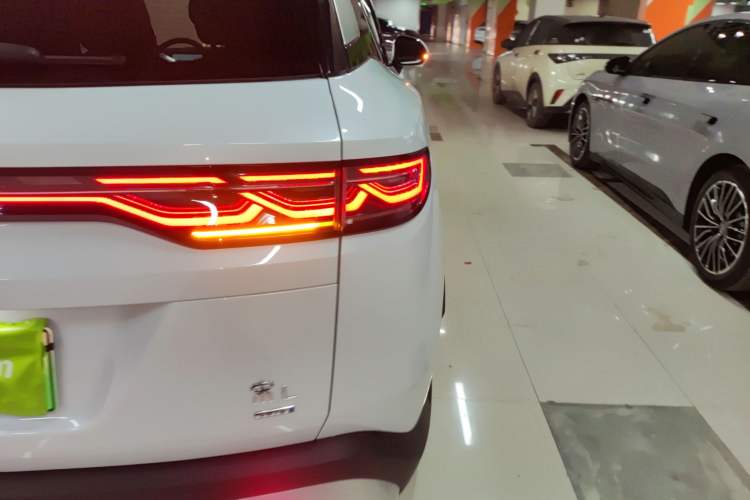 Used BYD Song L DM-i 2026 Model 200KM Superior Version Right Rear Taillight