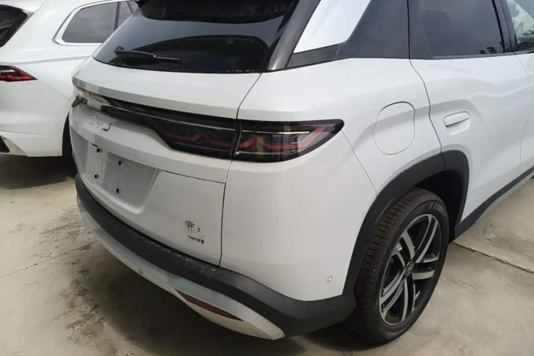 Used BYD Song L DM-i 2026 Model 130KM Superior Version Right Rear Taillight