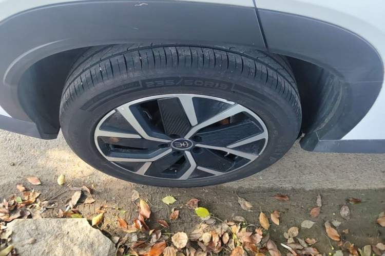 Used BYD Song L DM-i 2026 Model 200KM Superior Version Right Rear Wheel Hub