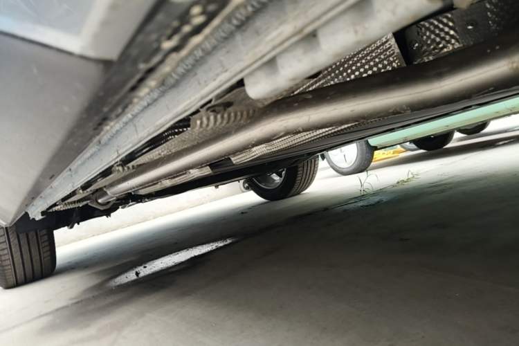 Used BYD Song L DM-i 2026 Model 130KM Superior Version Right Side Sill