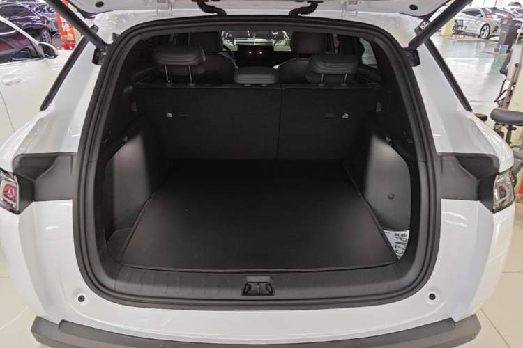 Used BYD Song L DM-i 2026 Model 200KM Superior Version Trunk