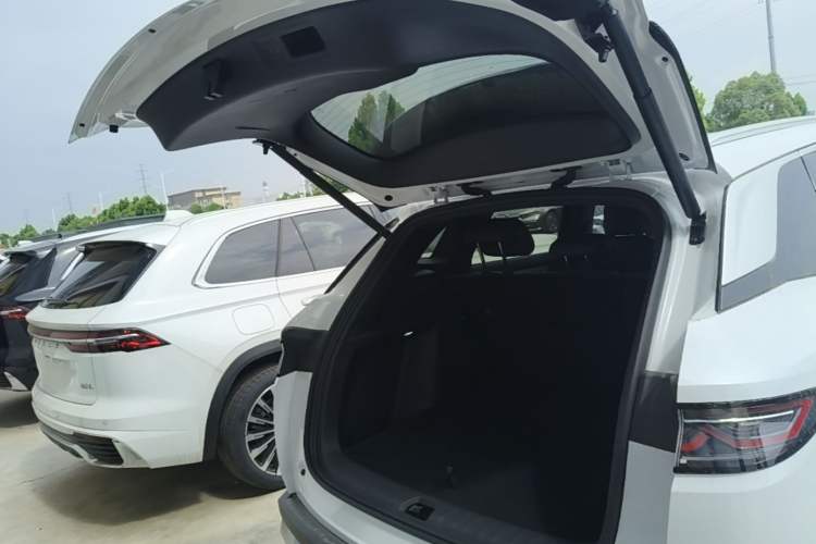 Used BYD Song L DM-i 2026 Model 130KM Superior Version Trunk