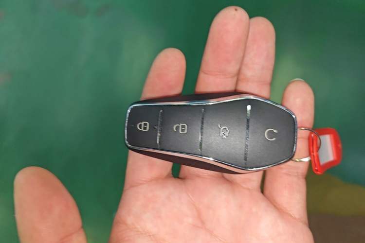 Used BYD Song L DM-i 2026 Model 200KM Superior Version Vehicle Key