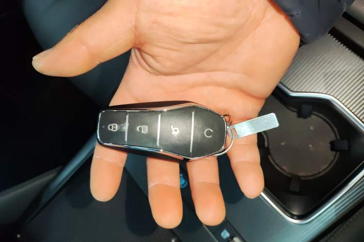 Used BYD Song L DM-i 2026 Model 200KM Superior Version Vehicle Key