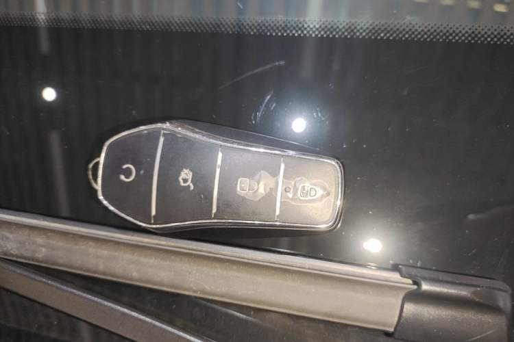 Used BYD Song L DM-i 2026 Model 200KM Superior Version Vehicle Key