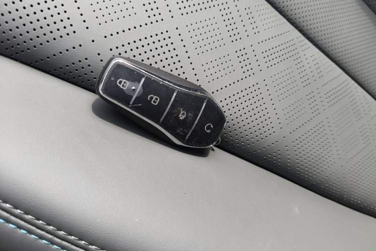 Used BYD Song L DM-i 2026 Model 130KM Superior Version Vehicle Key