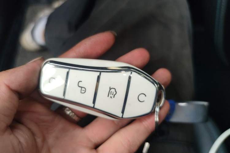 Used BYD Song L DM-i 2026 Model 200KM Superior Version Vehicle Key