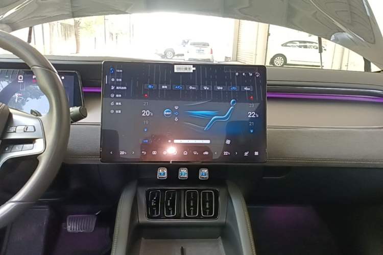 Used BYD Song L EV 2024 602 km All-Wheel-Drive Excellence Version Audio And AC Panel