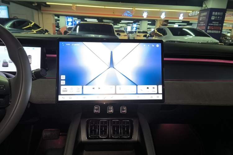 Used BYD Song L EV 2024 602 km All-Wheel-Drive Excellence Version Audio And AC Panel