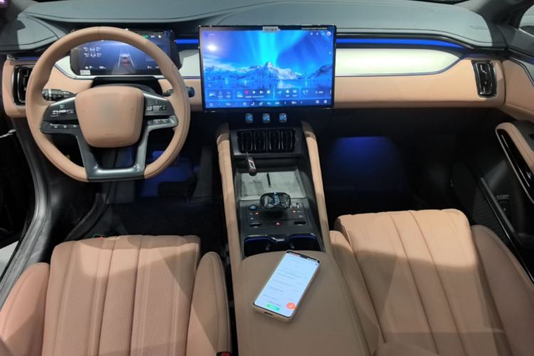 Used BYD Song L EV 2024 550 km Excellence Version Center Console