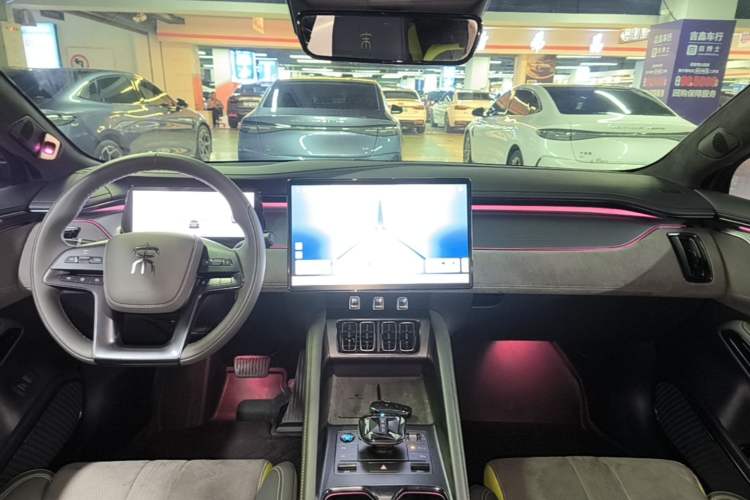 Used BYD Song L EV 2024 602 km All-Wheel-Drive Excellence Version Center Console
